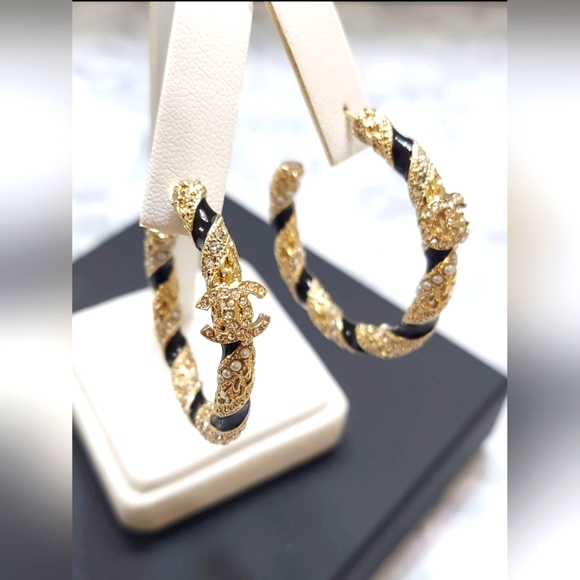 CHANEL Gold CC Logo Pearl Crystal Hoop Dangling Stud Earrings - Picture 8 of 12